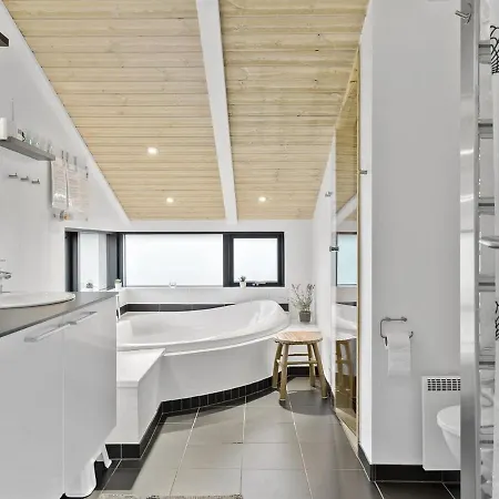 Natalija - 975m From The Sea In Nw Jutland By Interhome